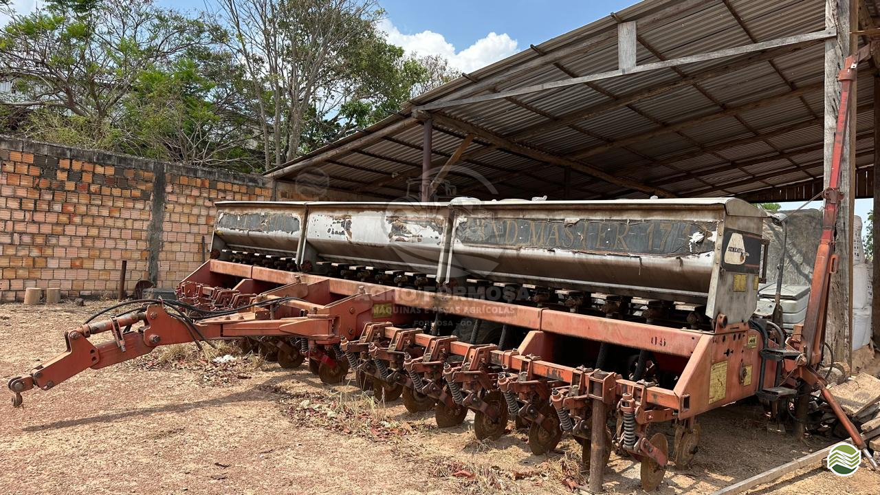 PLANTADEIRA SEMEATO LAND MASTER 1719 Agro Formosa Máquinas e Peças Agrícolas FORMOSA GOIAS GO